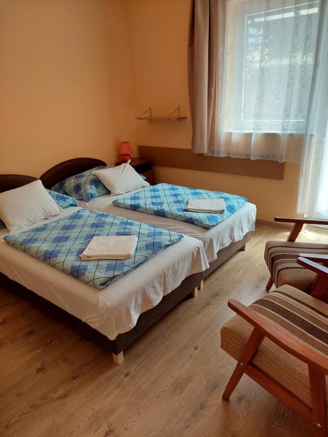 Petra Vendeghaz Apartment Buk Luaran gambar