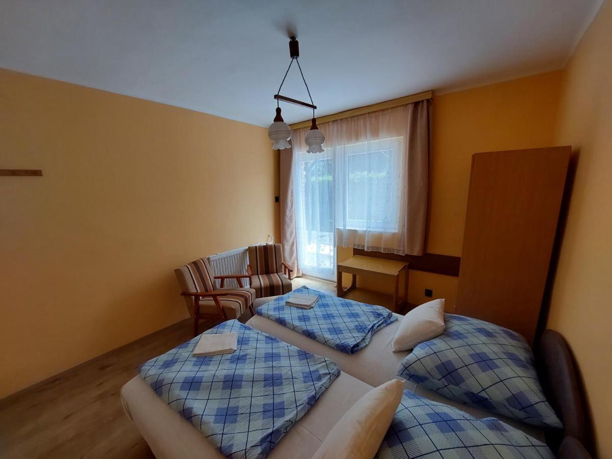 Petra Vendeghaz Apartment Buk Luaran gambar