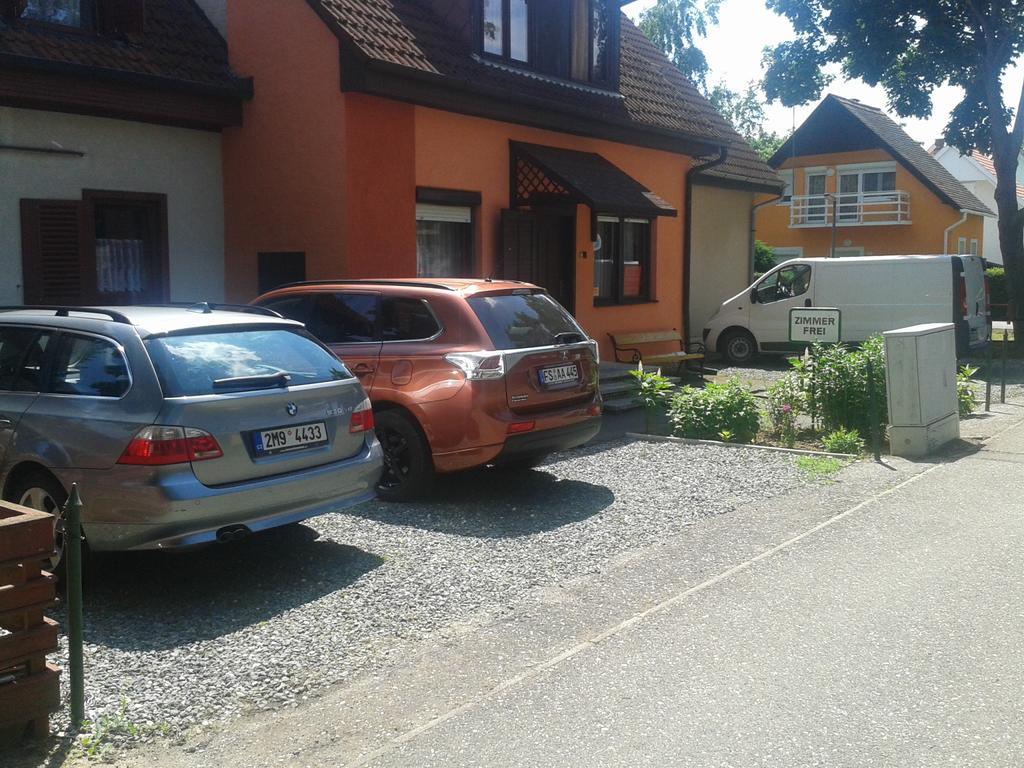 Petra Vendeghaz Apartment Buk Bilik gambar
