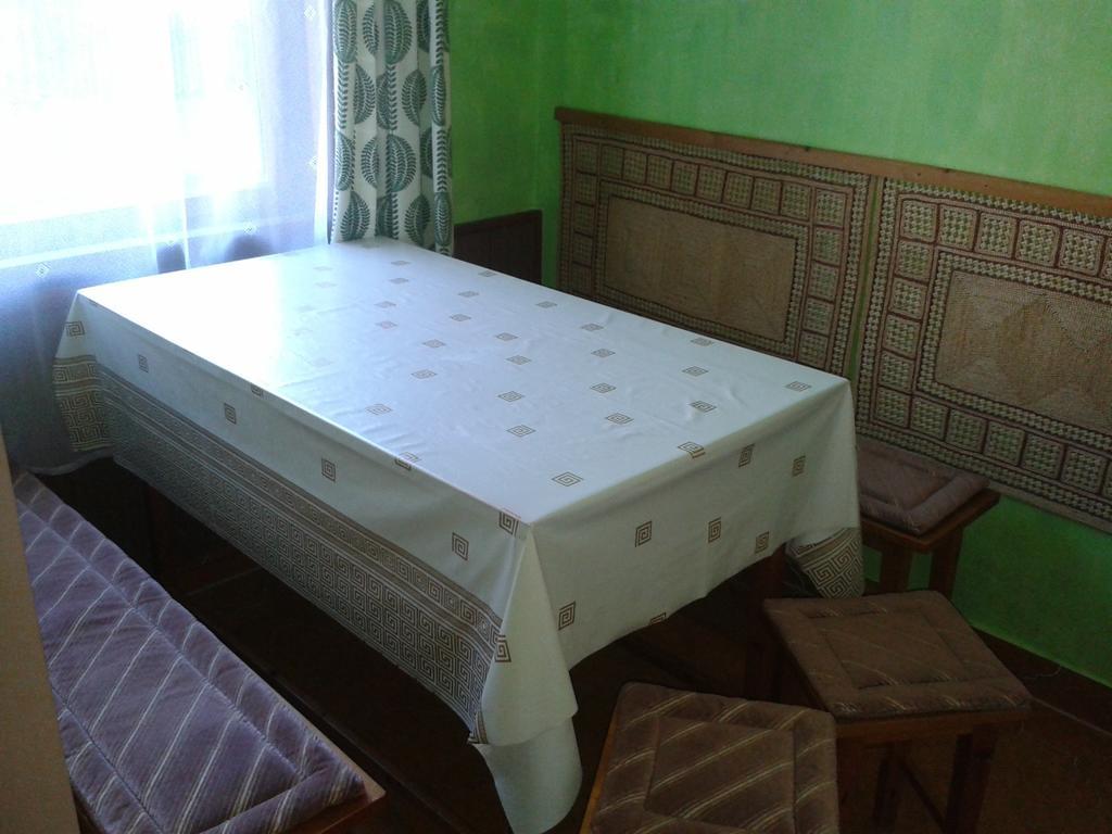 Petra Vendeghaz Apartment Buk Bilik gambar