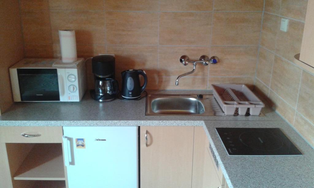 Petra Vendeghaz Apartment Buk Luaran gambar
