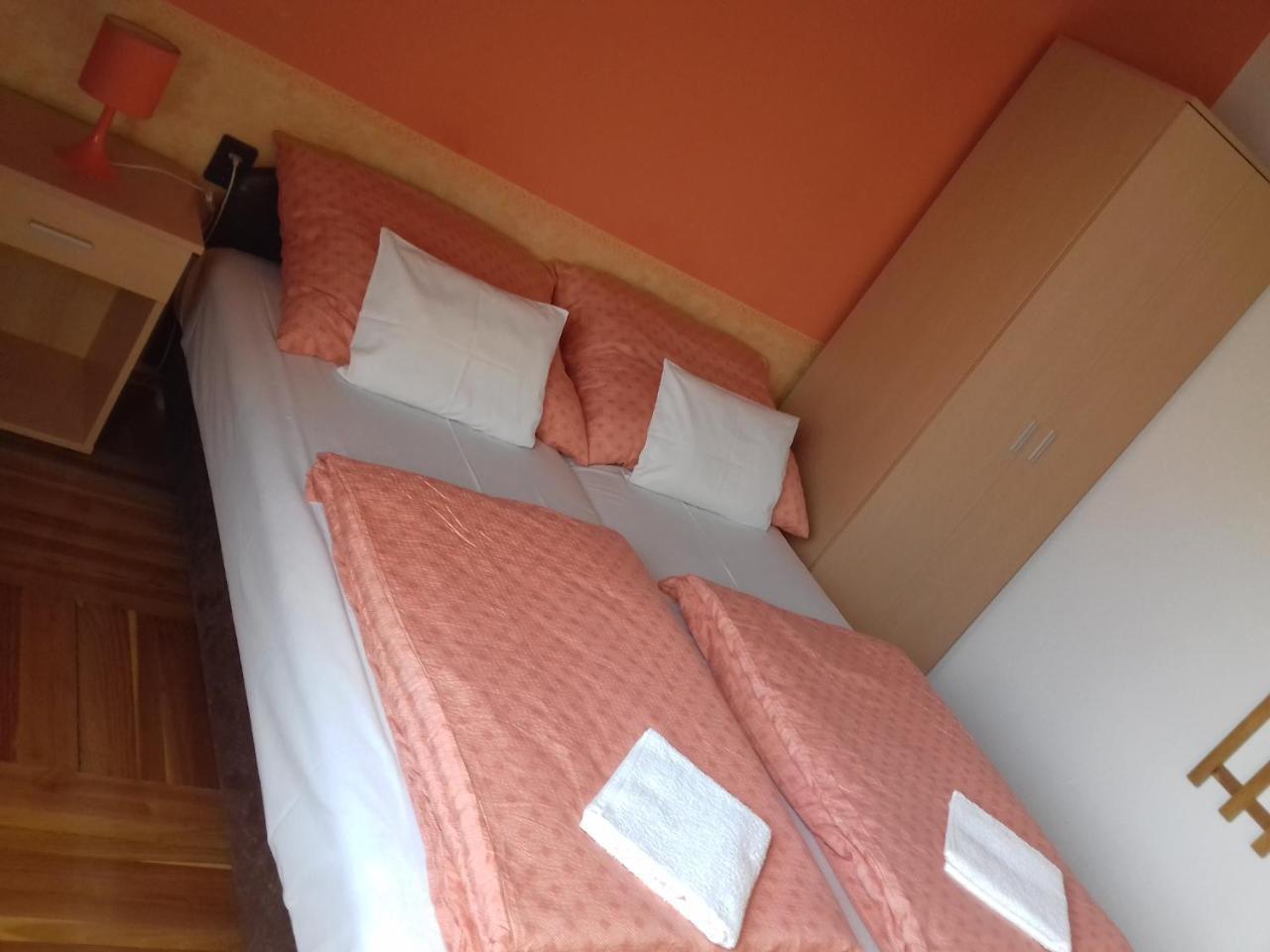 Petra Vendeghaz Apartment Buk Luaran gambar
